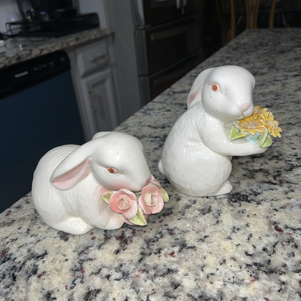 Set Of 2 K's Collection Bunnies Pink Roses Yellow Sunflowers Pink Tulips